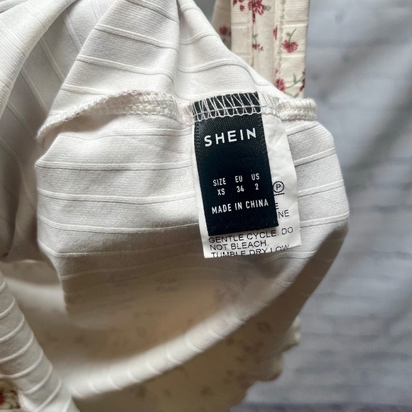 SHEIN Ribbed Cropped Tank - Picture 3 of 3